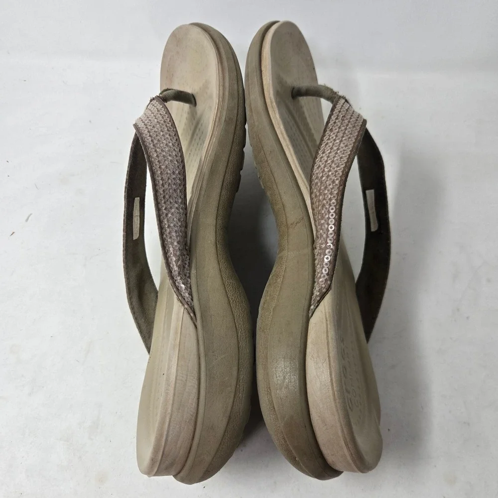 Crocs Capri V Sequin Flip Flops Khaki Tan Dual Comfort Sandals Womens 9